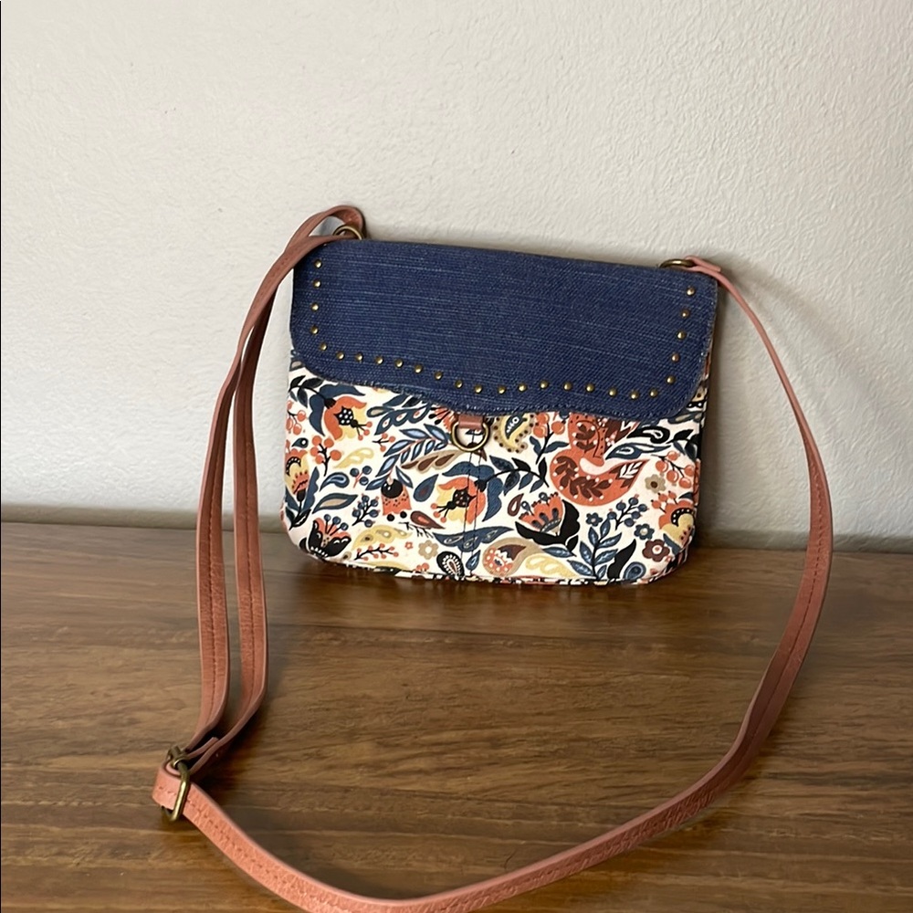 Sakroots Blue and Tan Crossbody Bag with Floral Design and Adjustable Strap